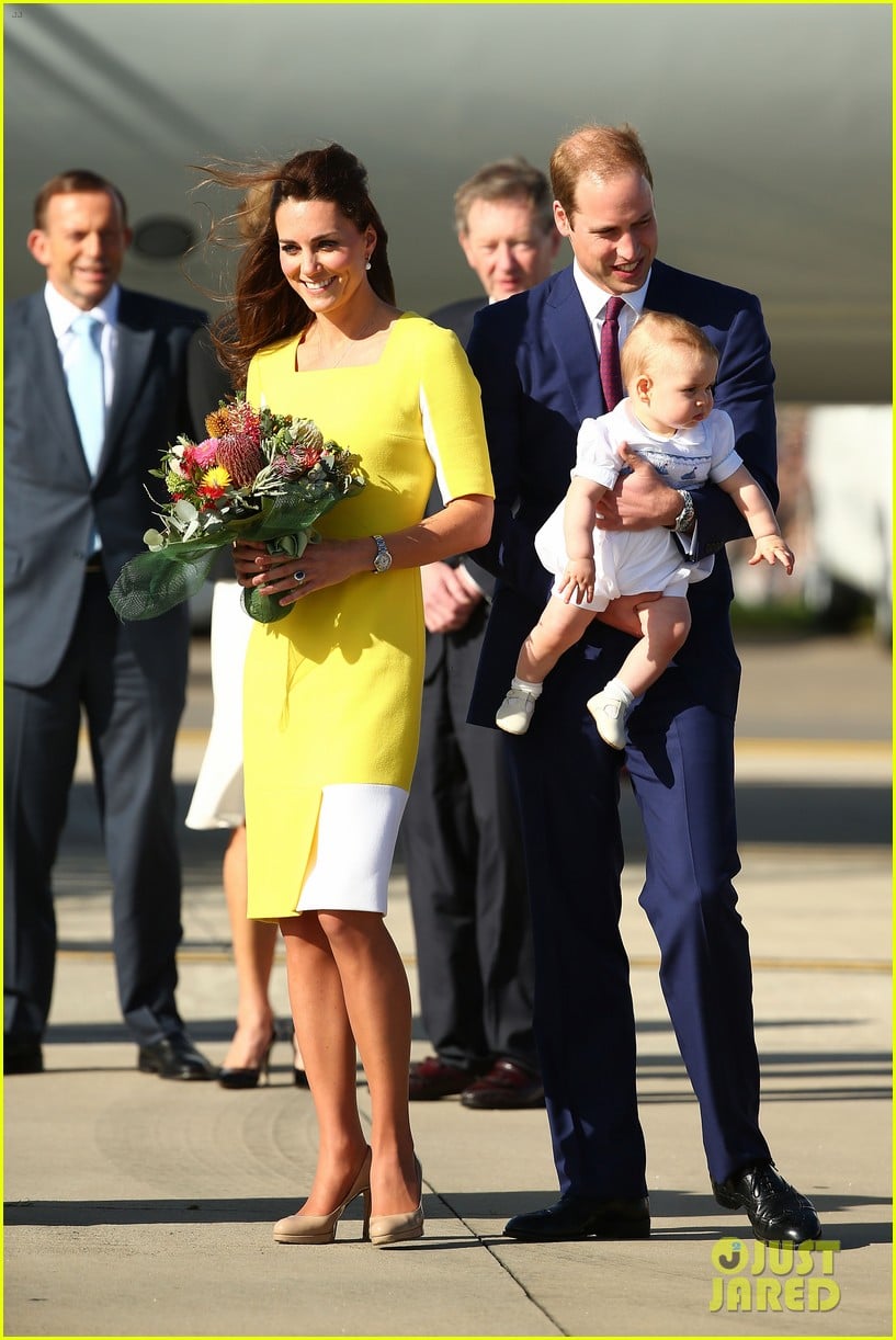 kate middleton changes into yellow dress to arrive in australia 18