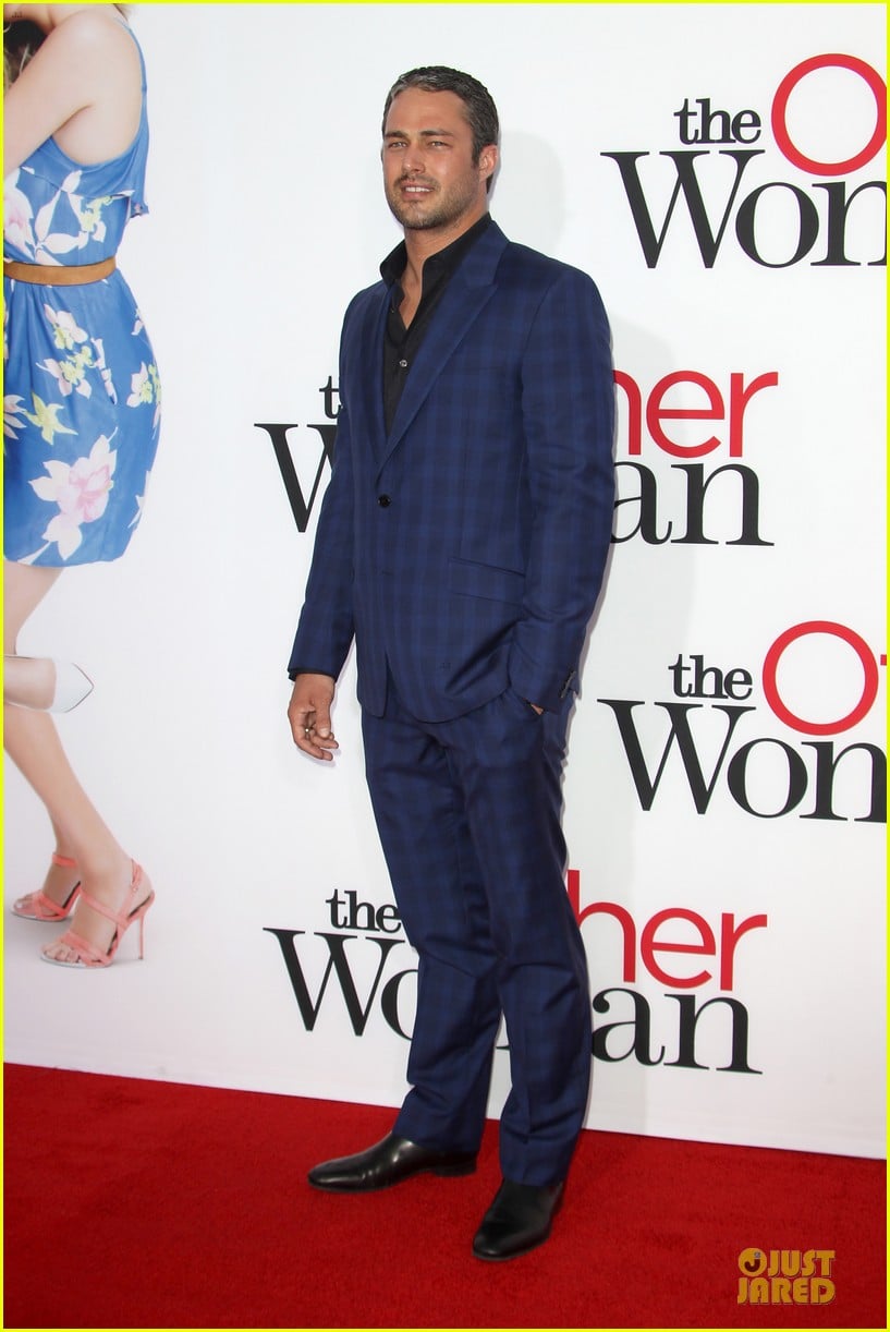 nicky minaj bootylicious at the other woman premiere 173096551