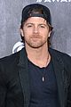 justin moore wins new artist of the year at acm awards 2014 02