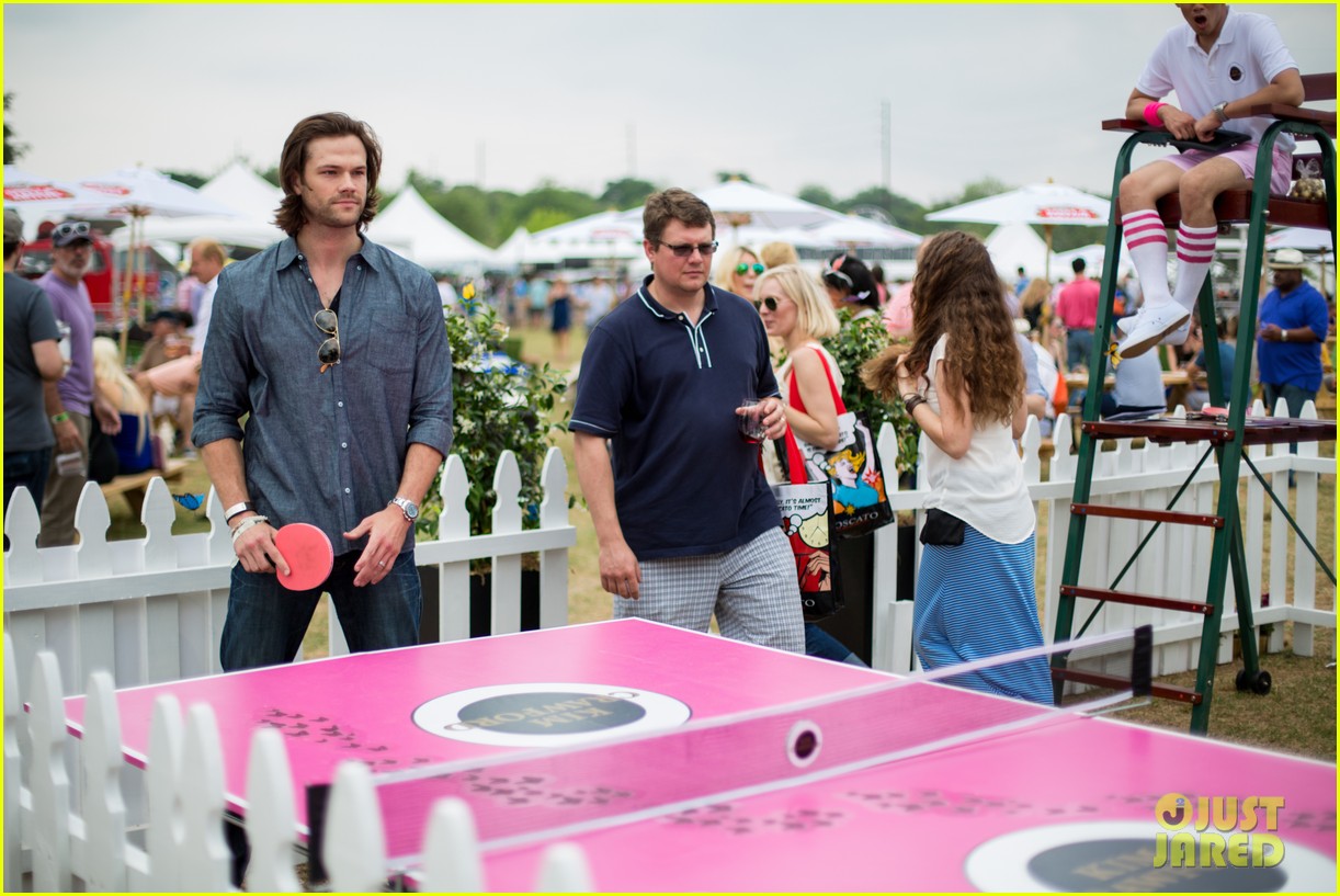 jared padalecki wife genevieve picture perfect couple austin food festival 02