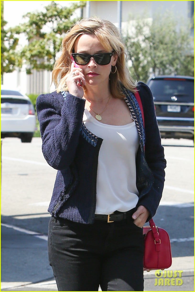 reese witherspoon is all about peeps in her easter basket 153097406