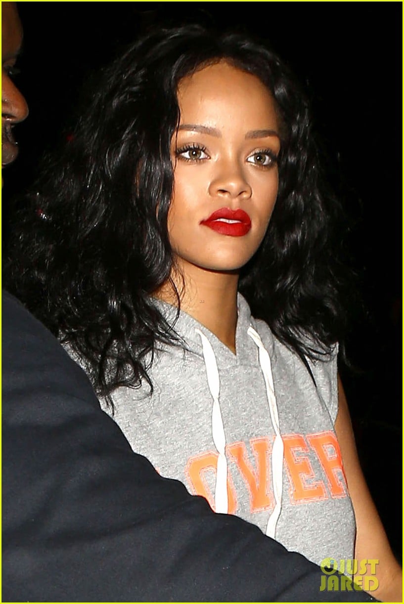 rihanna settles lawsuit with ex accountants 033094250