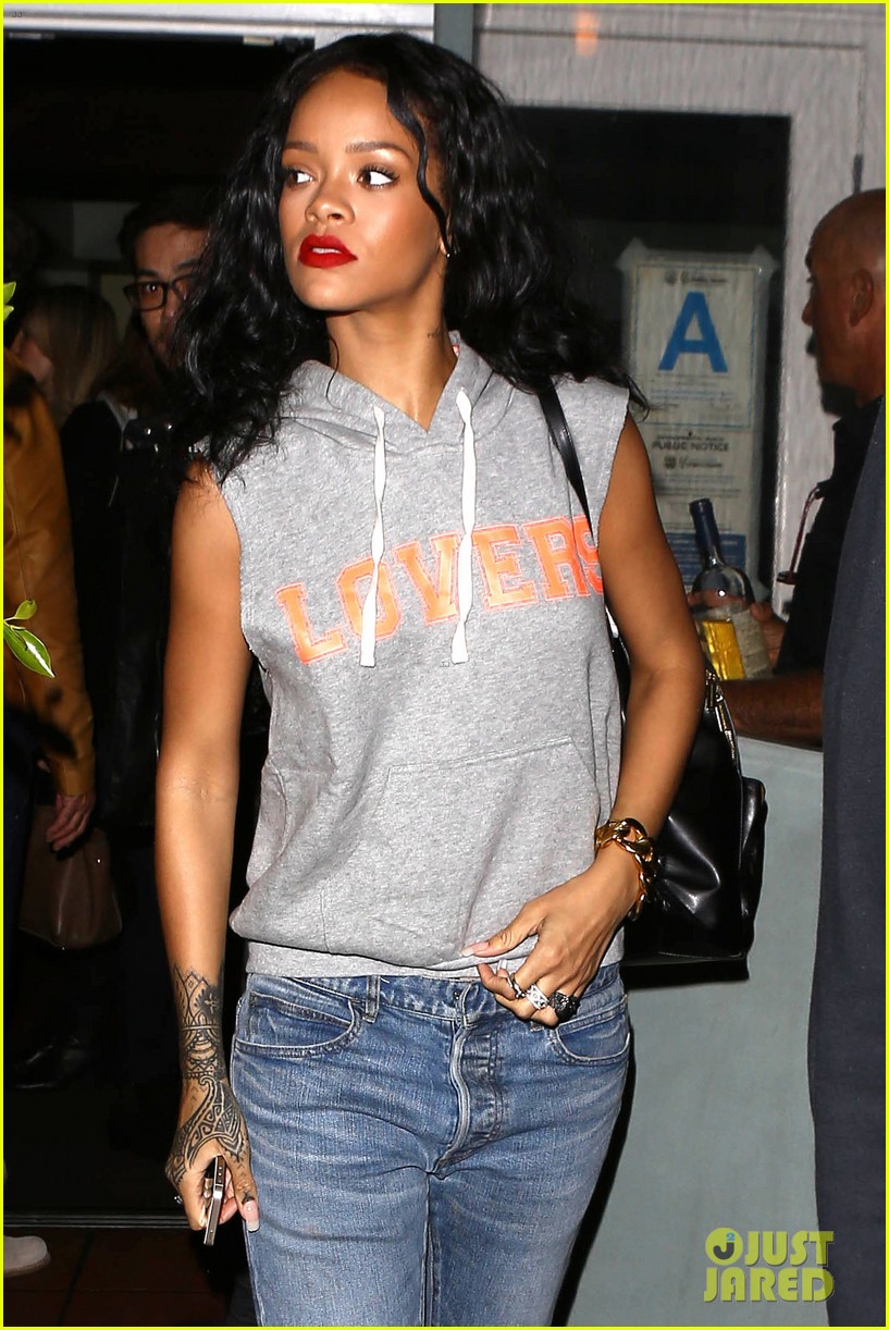 rihanna settles lawsuit with ex accountants 053094252