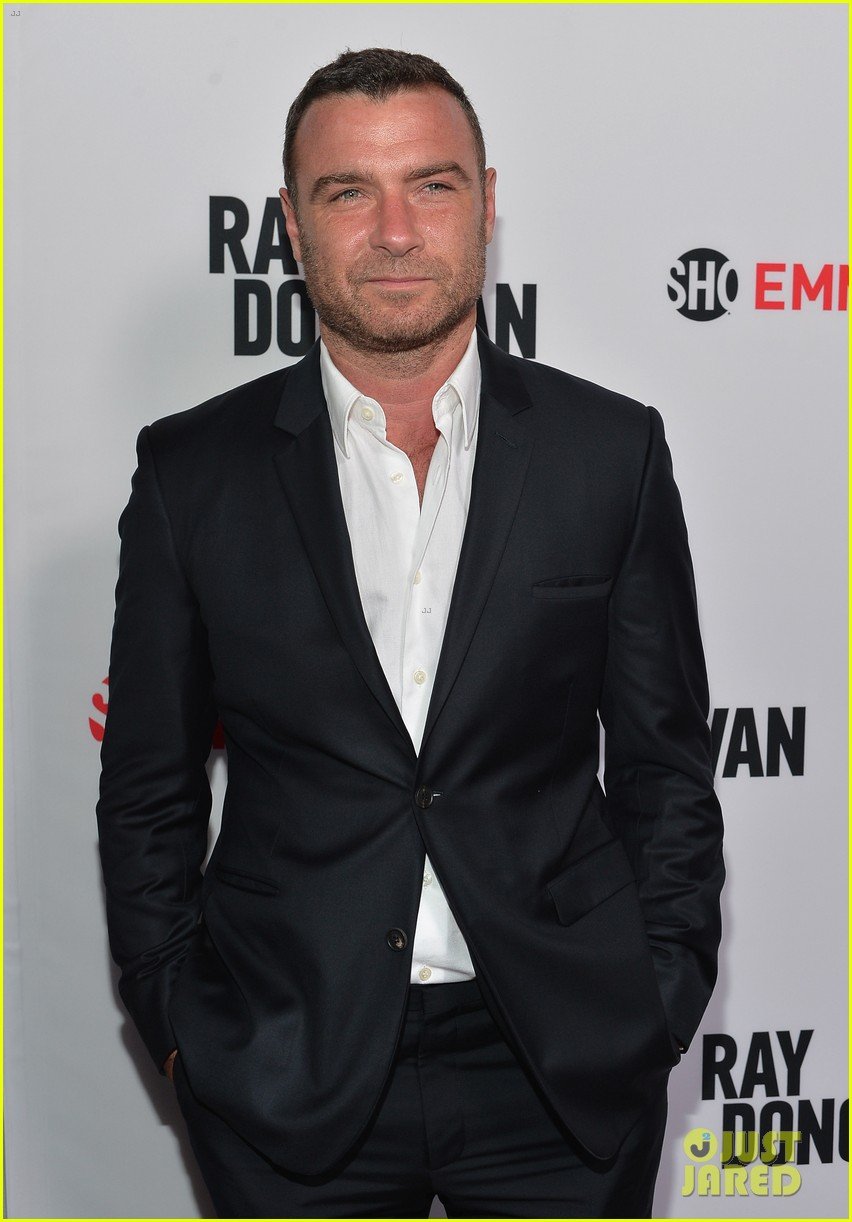 liev schreiber reunites with ray donovan cast at exclusive screening 033101490