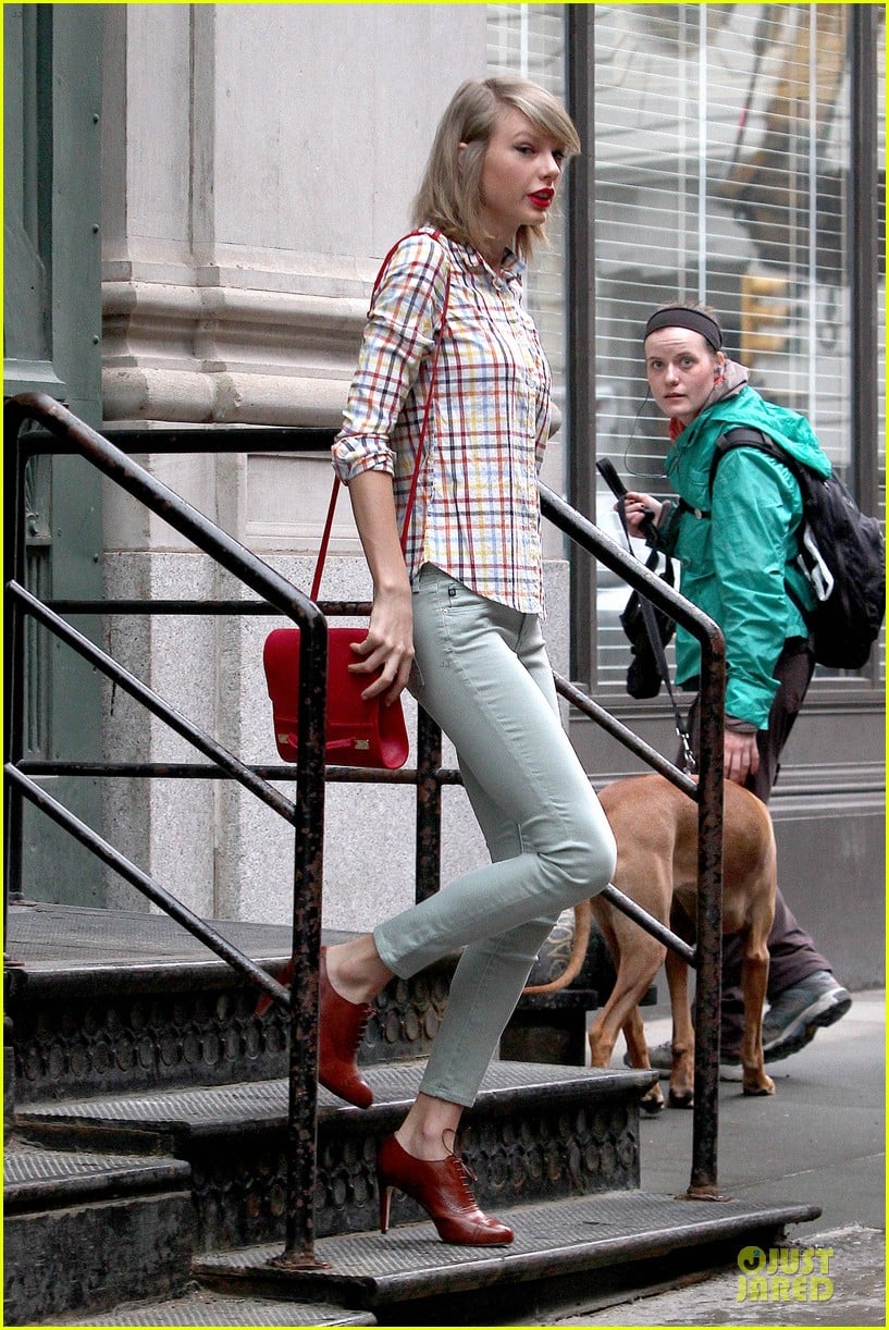 taylor swift hipster in nyc 16