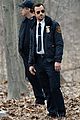 justin theroux looks all kinds of good in his police uniform for the leftovers 02