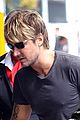 keith urban catches flight to make it back for american idol tonight 02