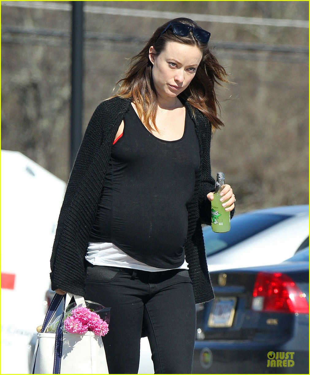 olivia wilde stocks up on food for baby bump 06