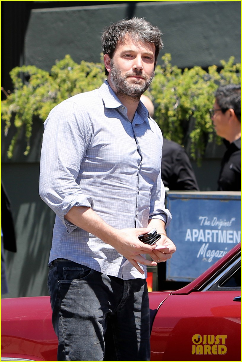 ben affleck reportedly banned from casino for counting cards 023104306