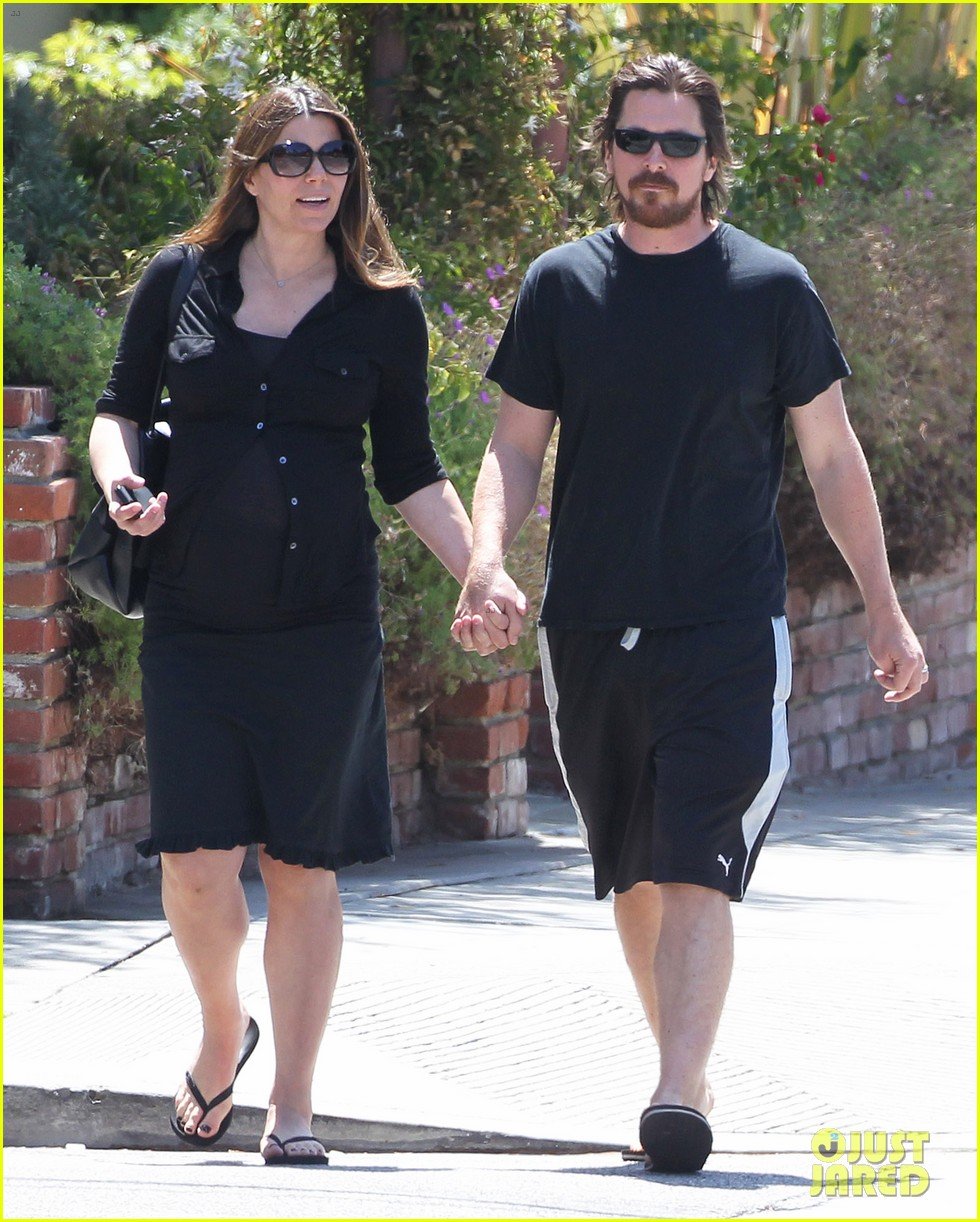 christian bale pregnant wife sibi hold hands 13