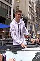 justin bieber causes fan frenzy in nyc and loves it 04