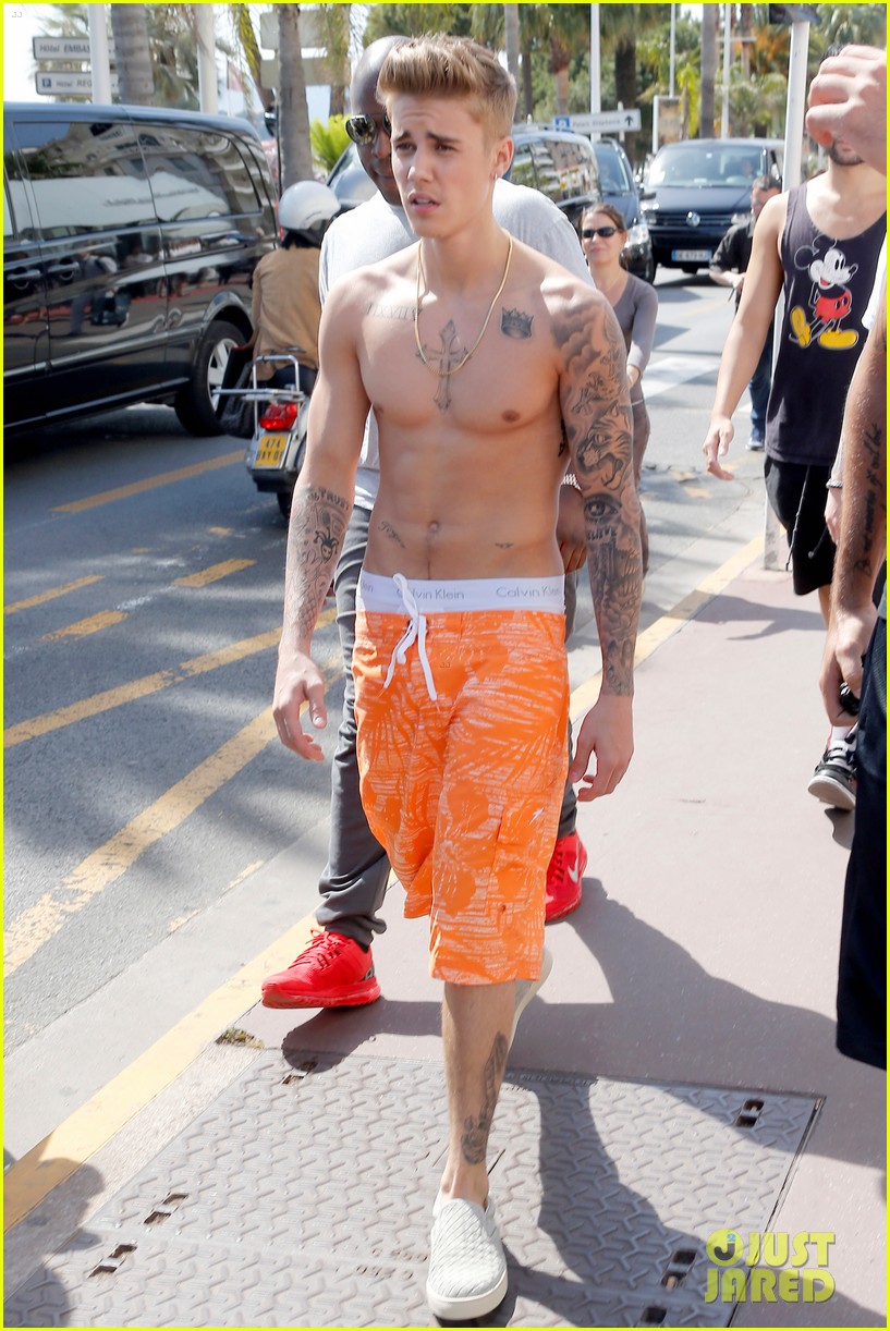 justin bieber continues going shirtless cannes 053118259