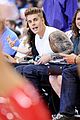 justin bieber spends mothers day courtside at clippers game05