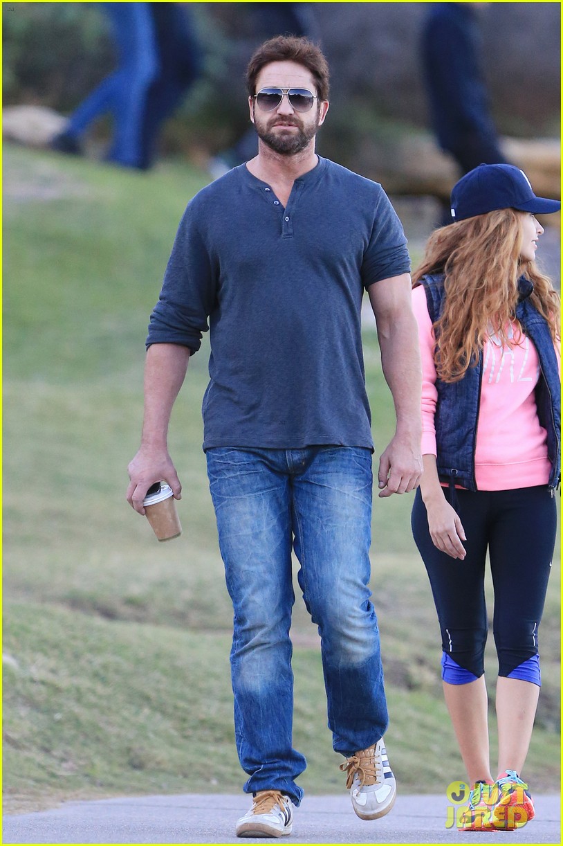 gerard butler steps out in bondi with mystery woman 033105504
