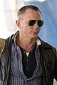 daniel craig keeps it cool for nyc departure 04