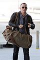 daniel craig keeps it cool for nyc departure 08