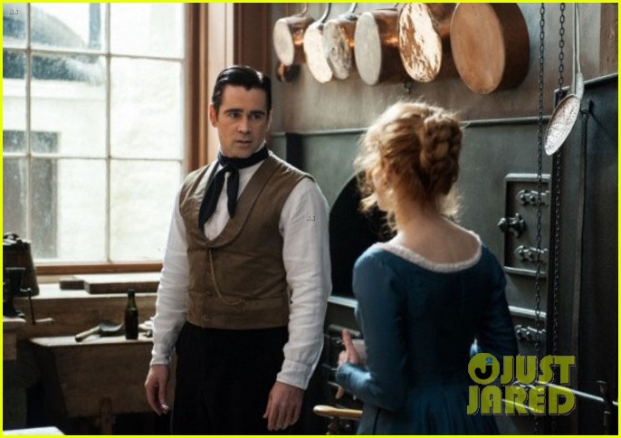 colin farrell kisses jessica chastain in new miss julie still 04