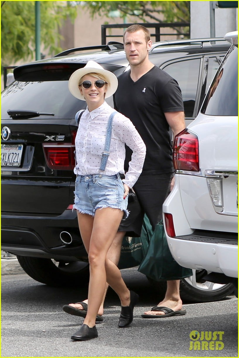 julianne hough says kind is the new cool 073102804