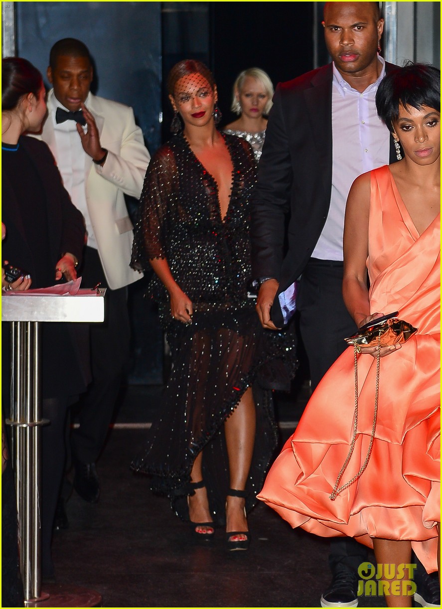 jay z leaves separately from beyonce solange 01