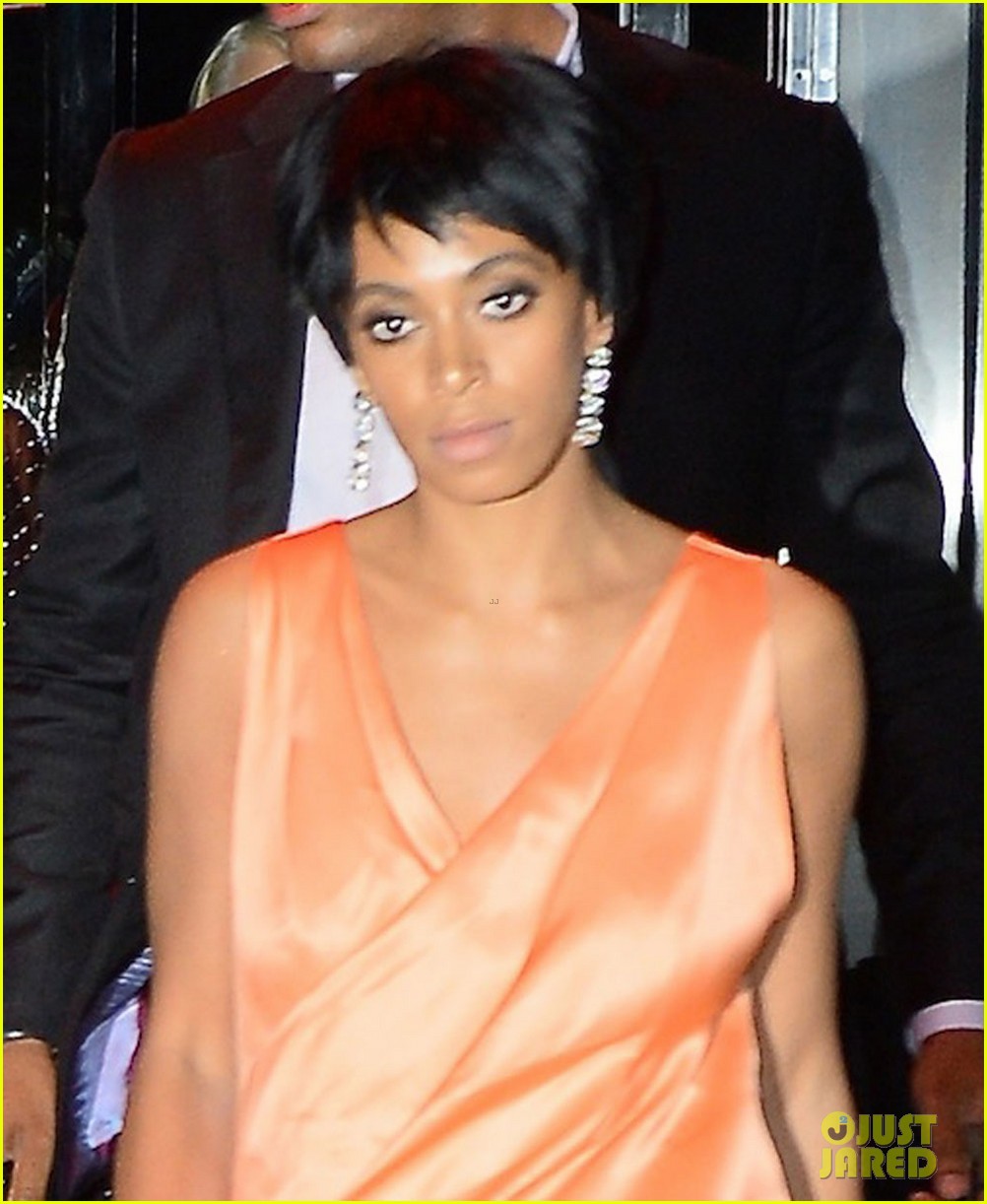 jay z leaves separately from beyonce solange 02