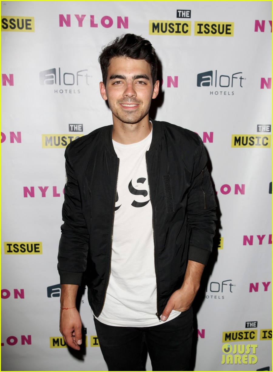 victoria justice joins joe jonas at nylons music issue party 203122578