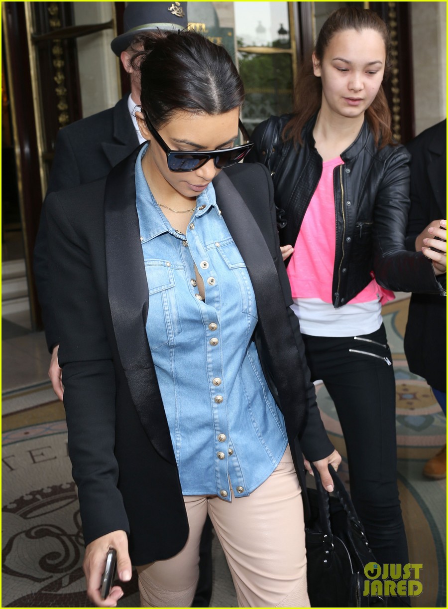 kim kardashian wears same shirt two days in a row after wedding dress shopping 043102921
