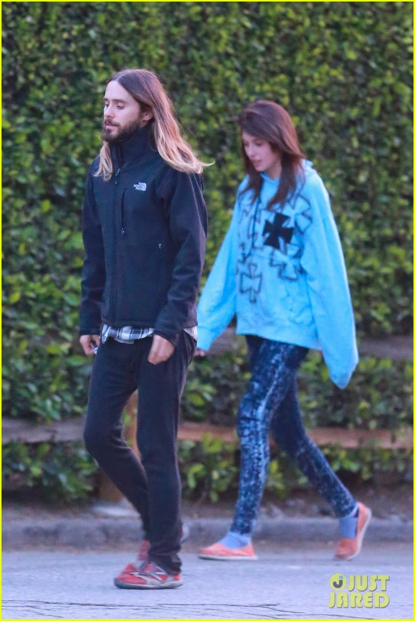 jared leto goes for a hike with a female companion 06