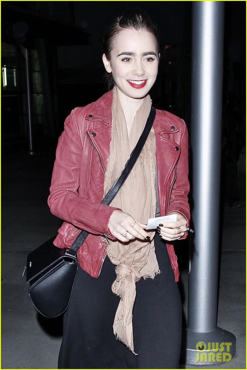 lily collins theater spider man 2 screening 03
