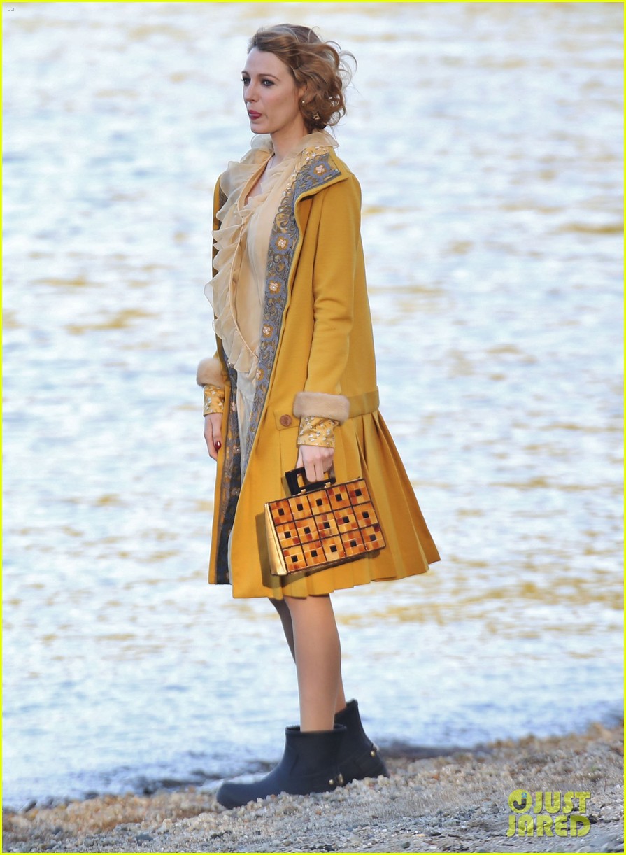 blake lively hits the beach in burnaby for age of adaline shoot 09