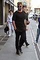 ricky martin gives lots of love to his fans 06