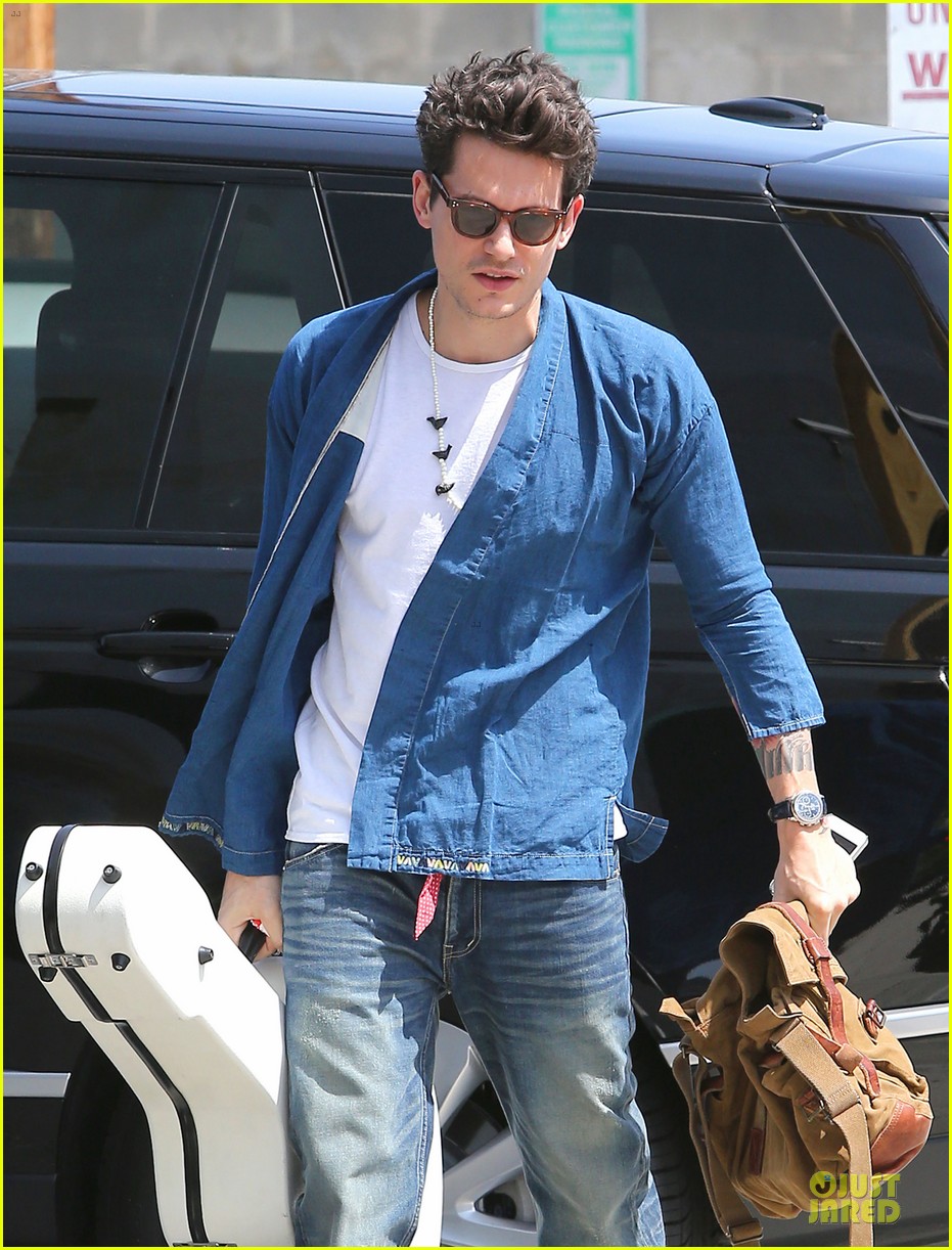 john mayer pays tribute to ferry victims 113109819