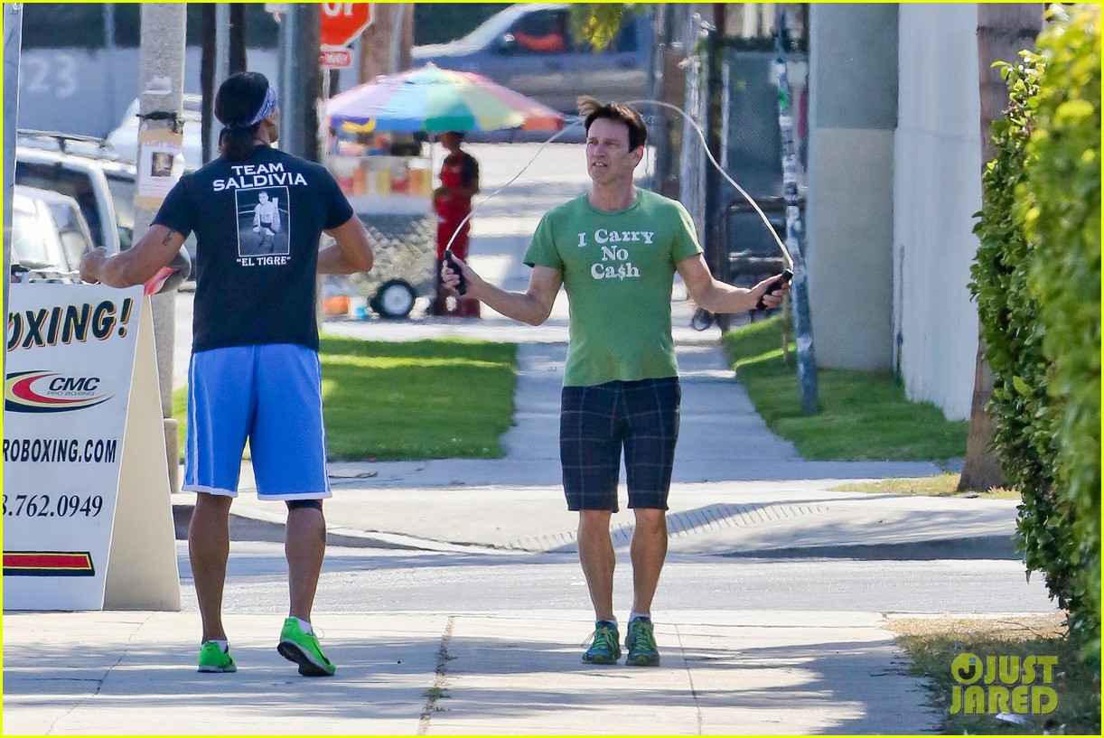 stephen moyer takes his workout to the streets 103113466