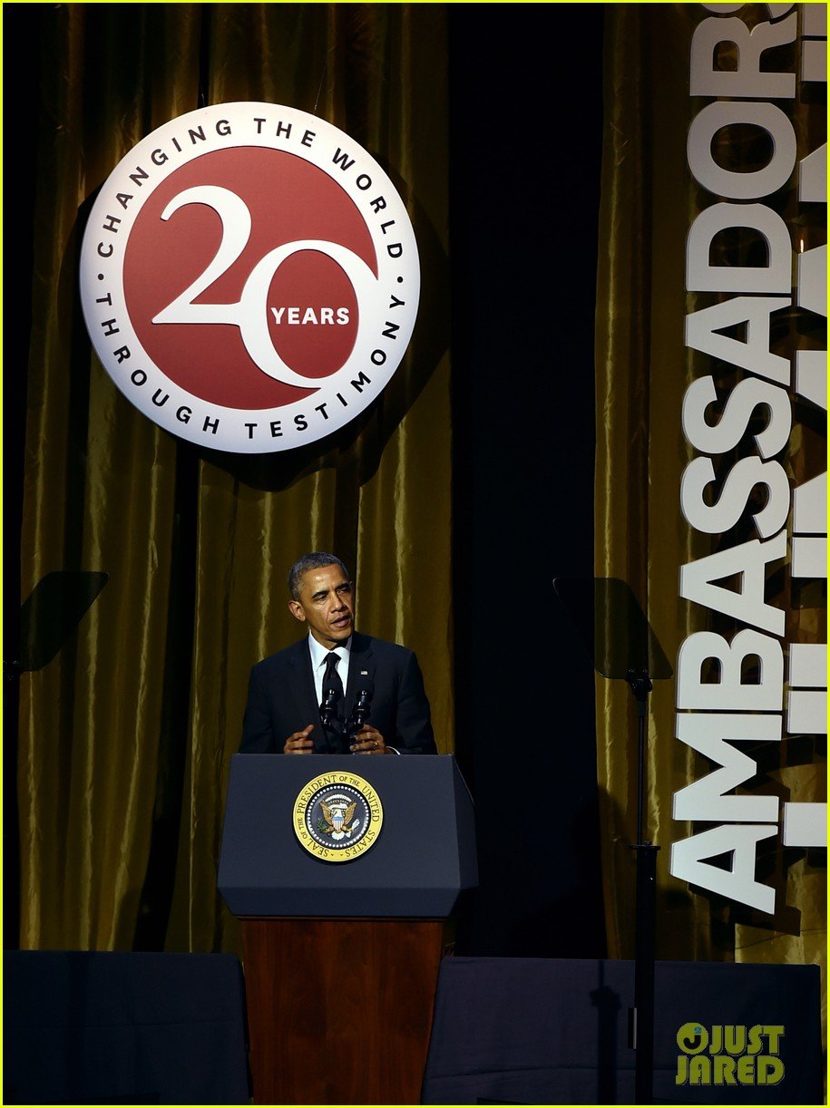 president obama gets honored at usc shoah foundations 20th anniversary gala 10