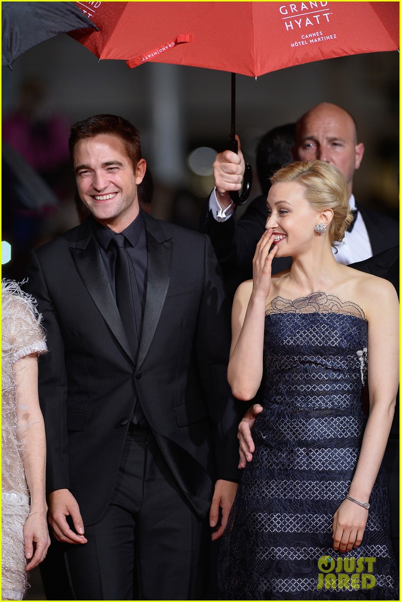 robert pattinson maps to the stars cannes premiere 073117599