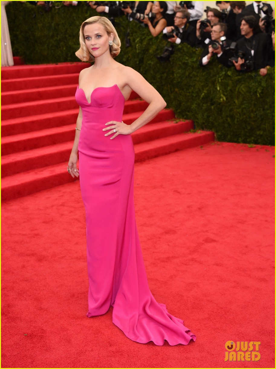 reese witherspoon met ball 2014 red carpet 01