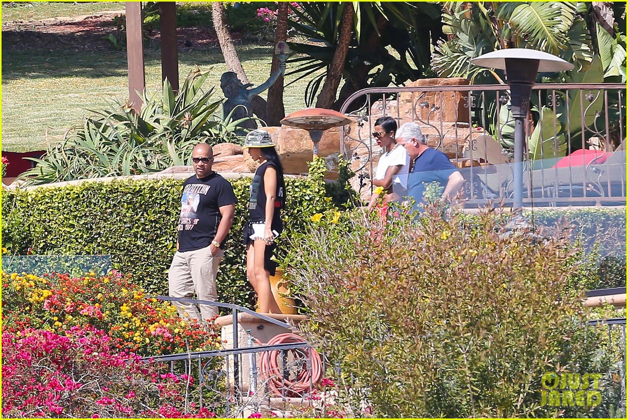 rihanna house hunting in malibu with melissa forde 133110892