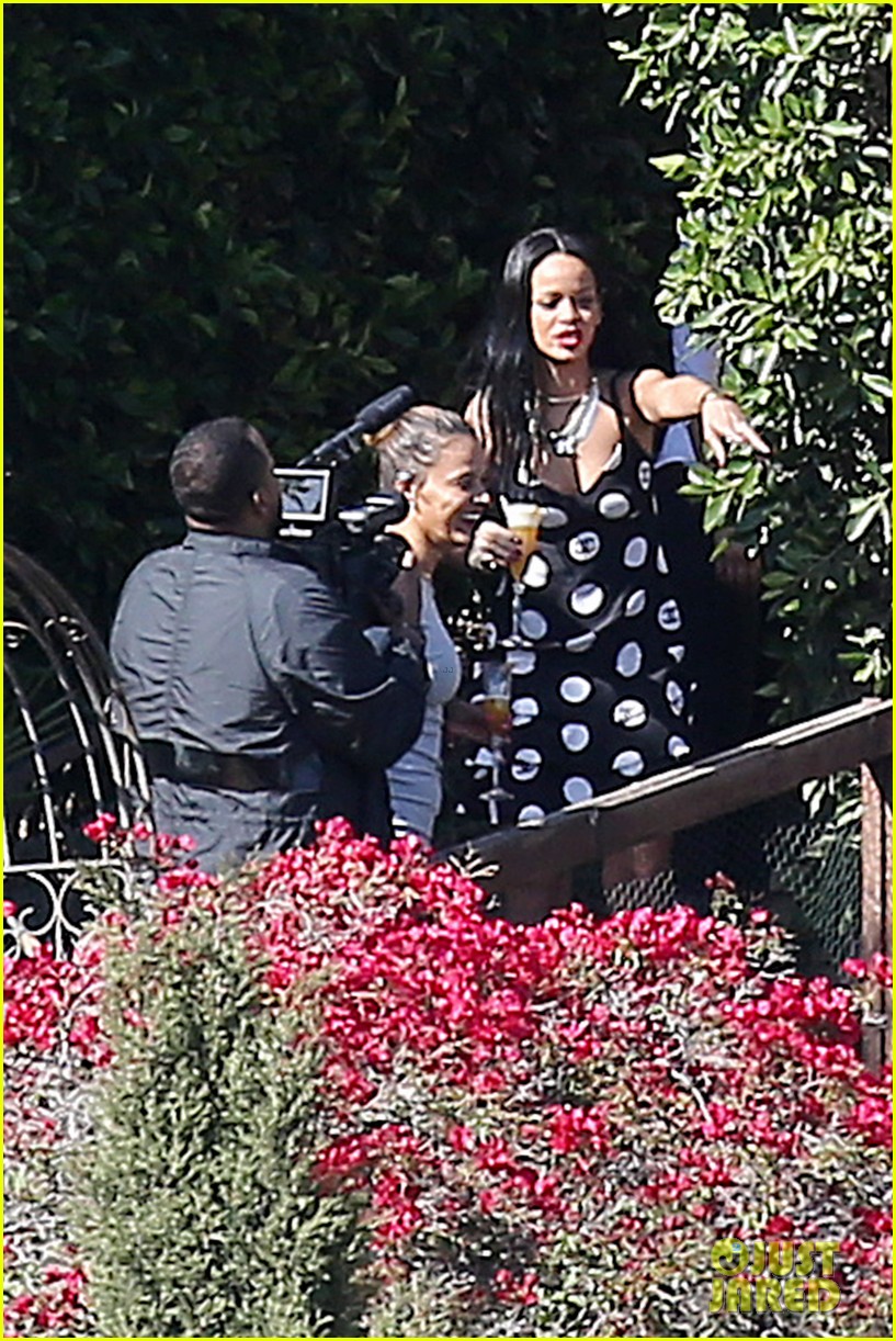 rihanna spends mothers day with family at malibu mansion 02