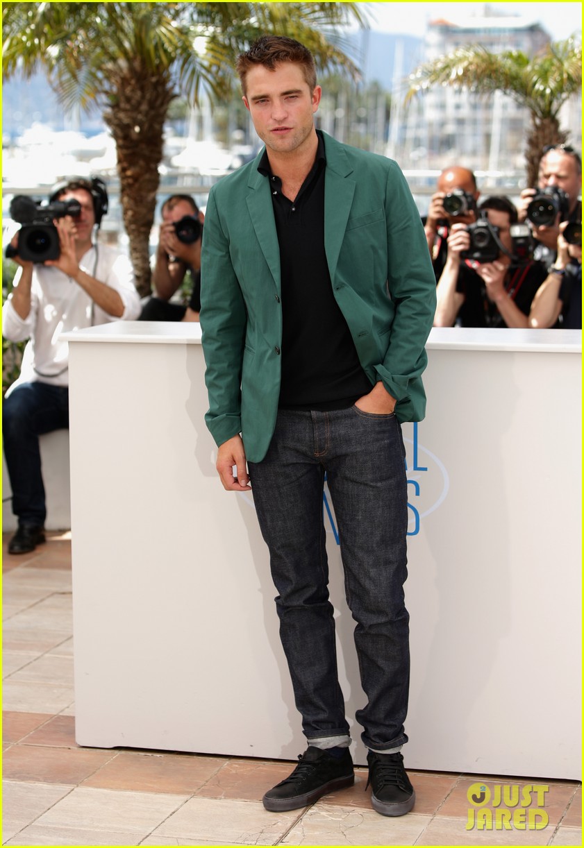 robert pattinson the rover photo call cannes 13