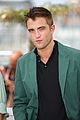 robert pattinson the rover photo call cannes 01