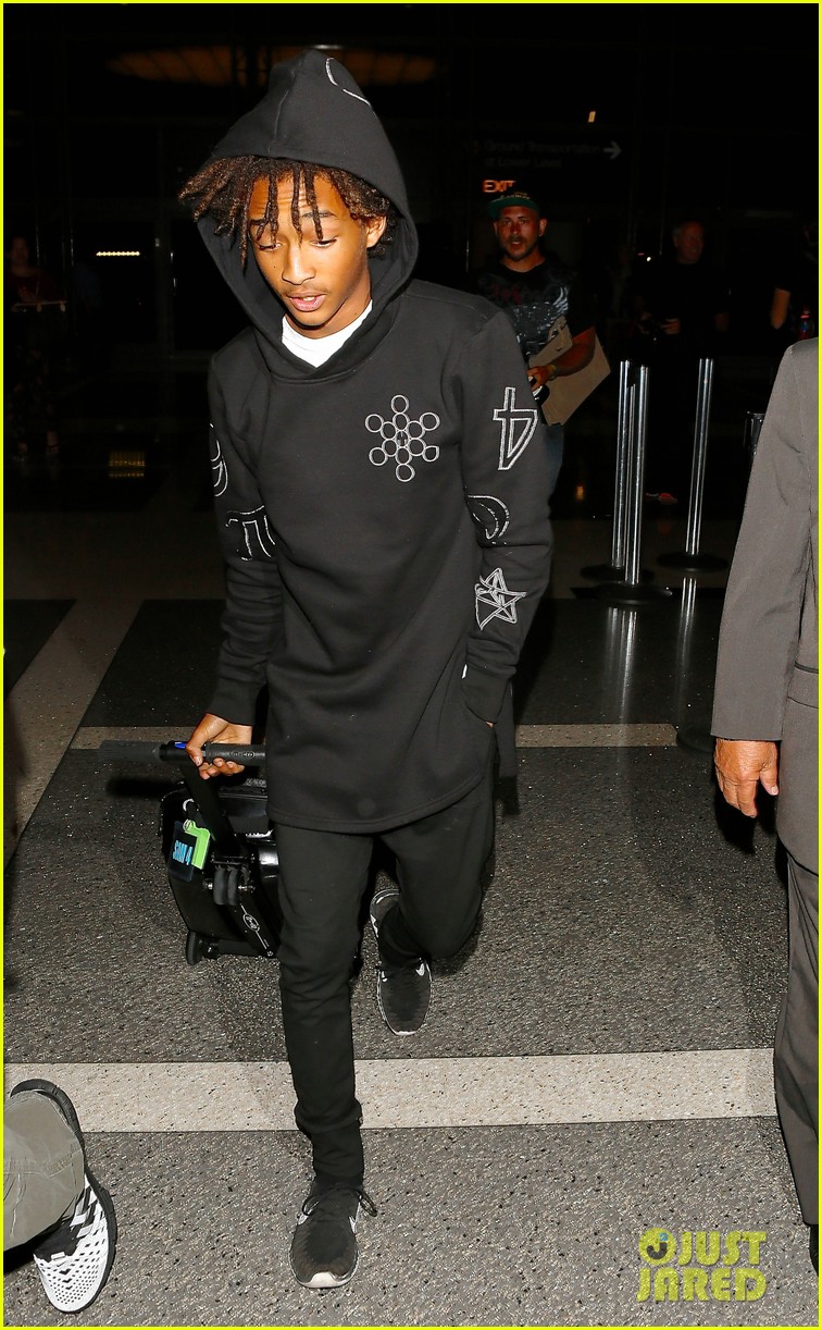jaden smith flies out of town 033120484