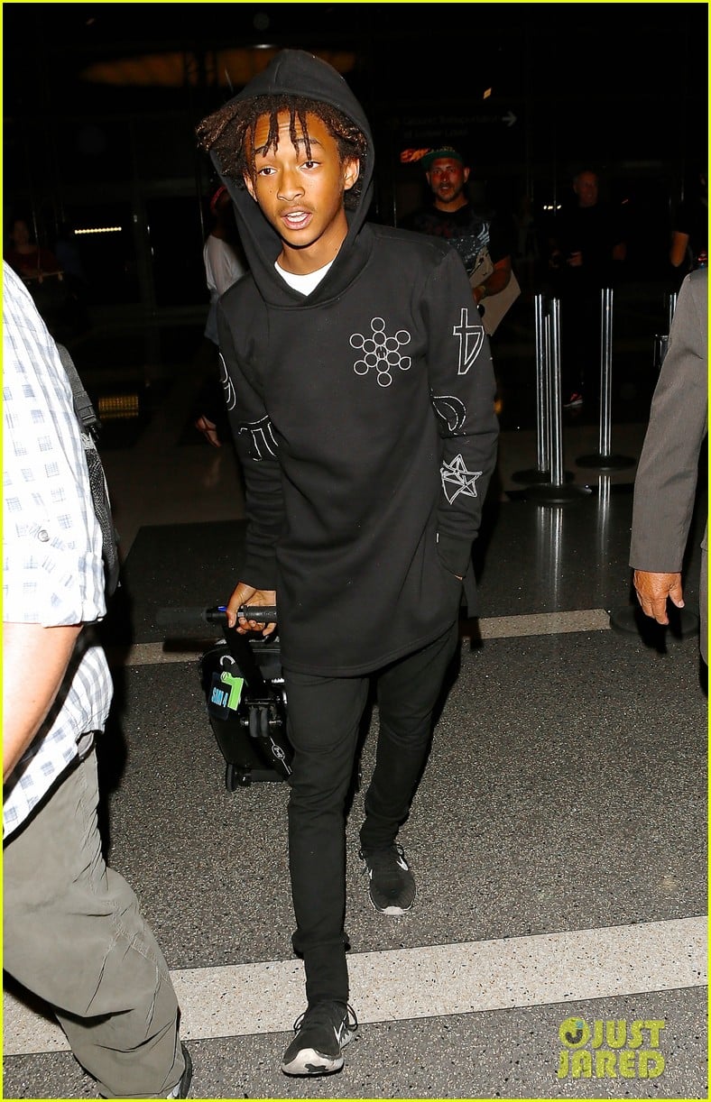 jaden smith flies out of town 163120497
