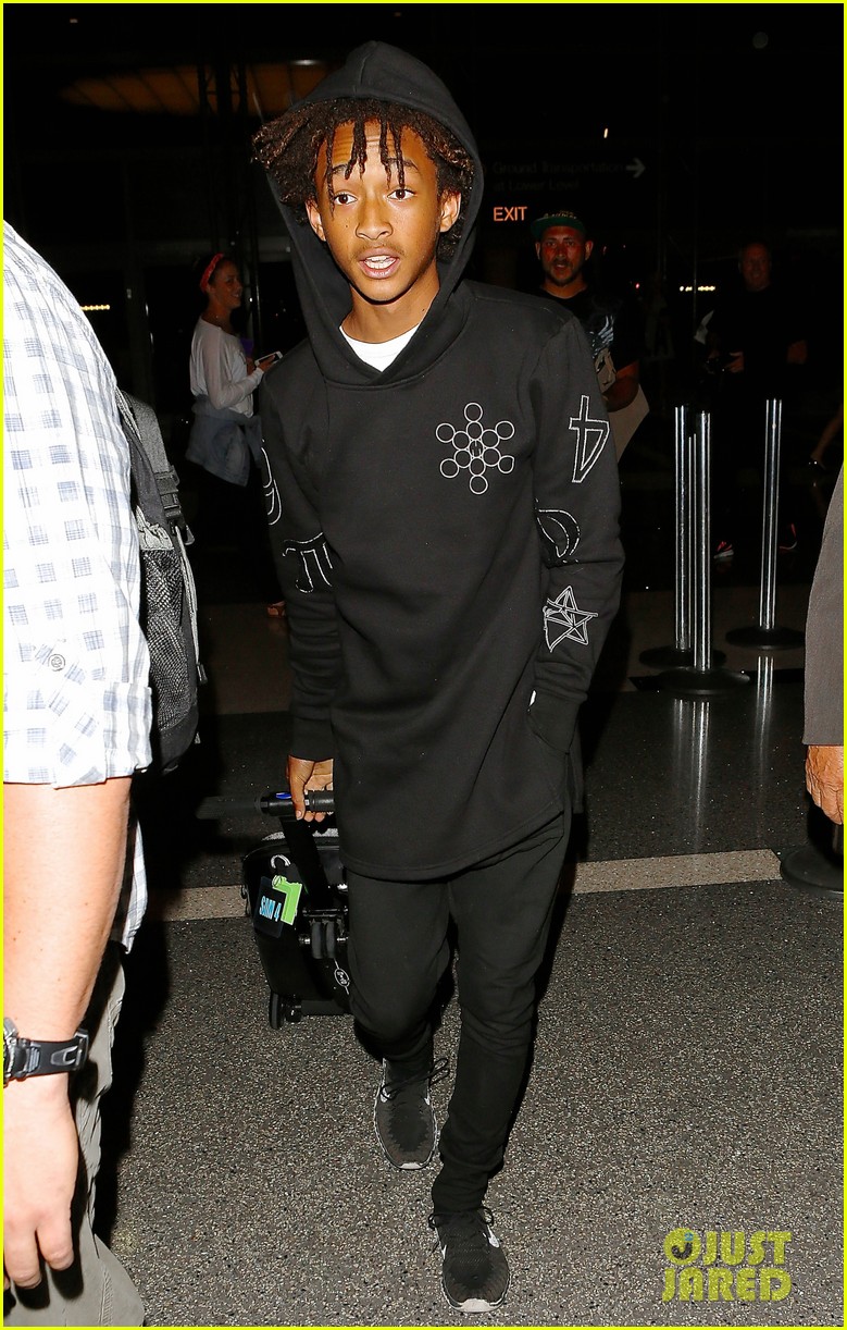 jaden smith flies out of town 173120498