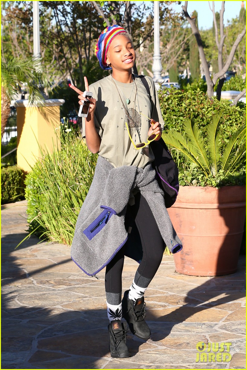 willow smith wears socks with marijuana leaf on the front 053102952
