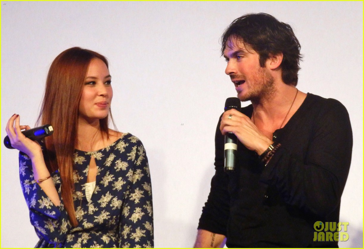 ian somerhalder entertains crowd another day of bloody con 133116063