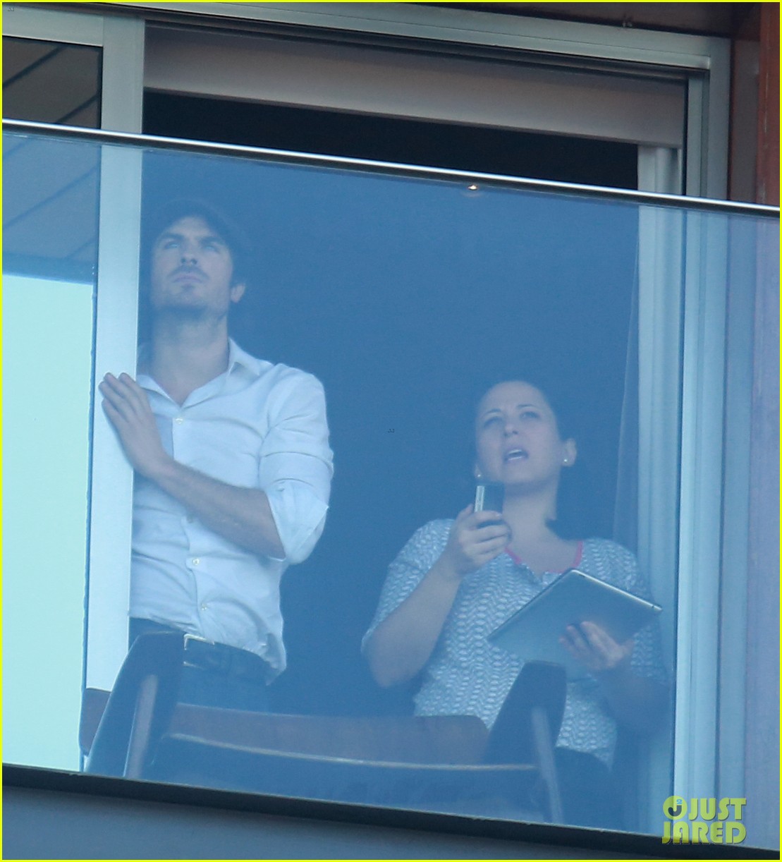 ian somerhalder blows kisses to fans from rio hotel balcony 053125049