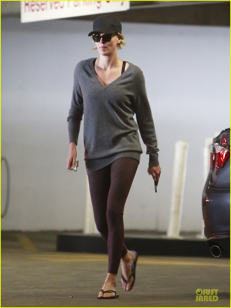 charlize theron transition friendship to relationship 013120303
