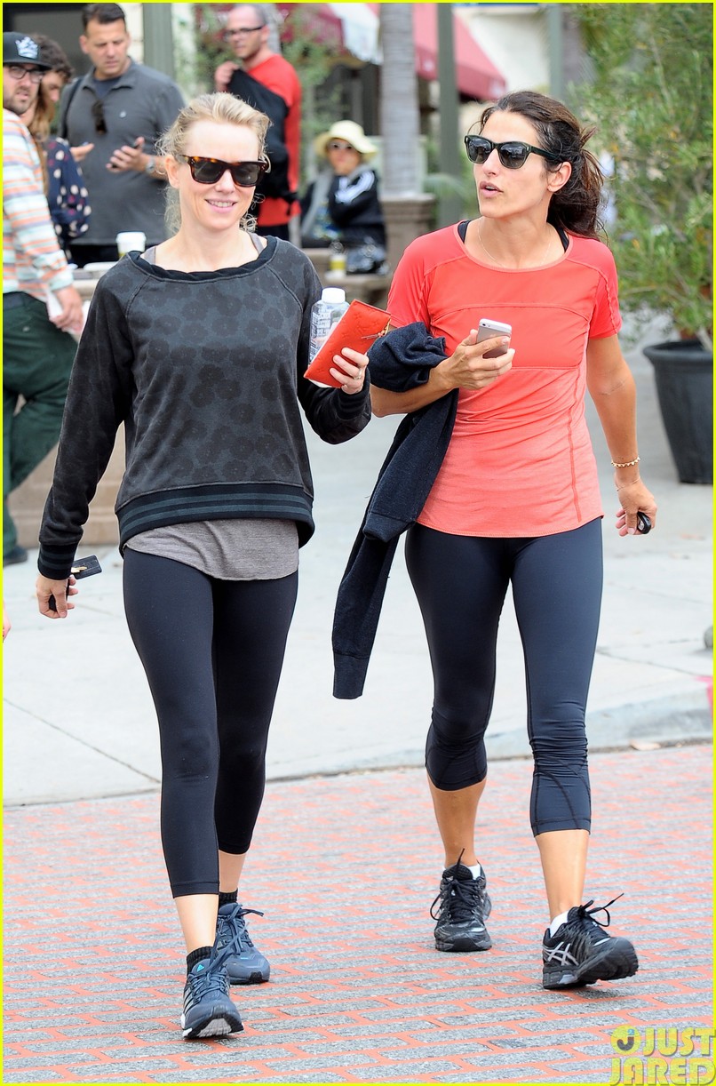 naomi watts works out with her bffs233121126