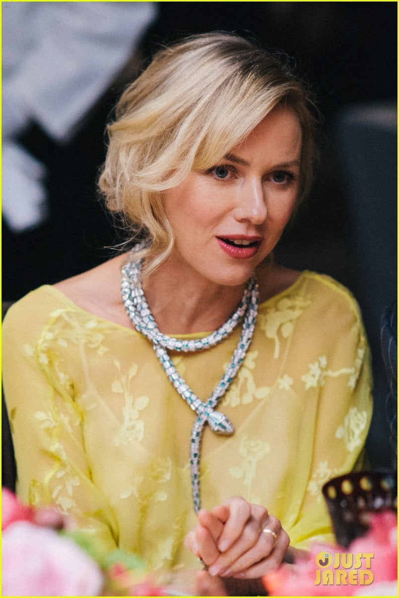naomi watts wears gorgeous jeweled snake necklace to bulgari gala 02