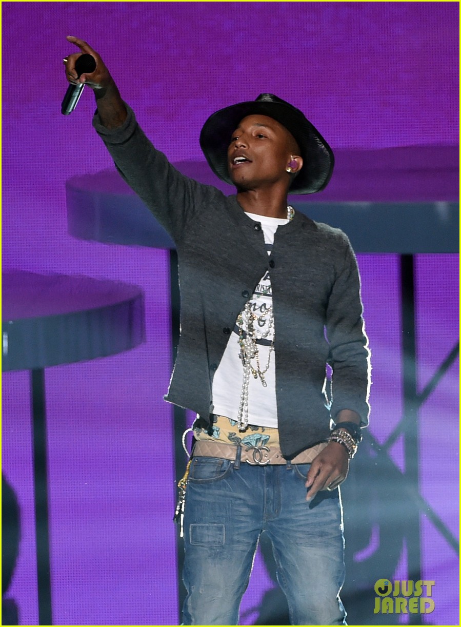 pharrell williams iheartradio music awards 2014 06