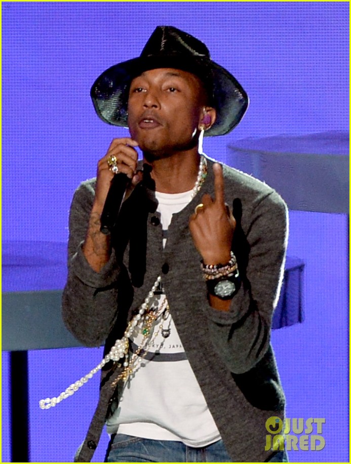 pharrell williams iheartradio music awards 2014 103103608
